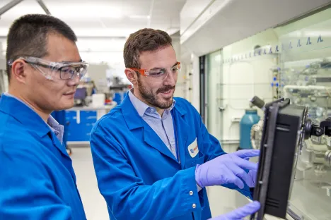 Analytiker im Gase Labor